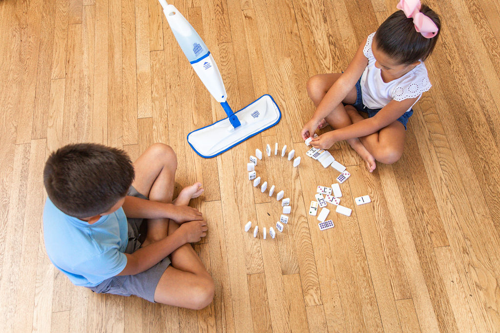 What Is the Best Way to Clean Laminate Floors Without Streaking